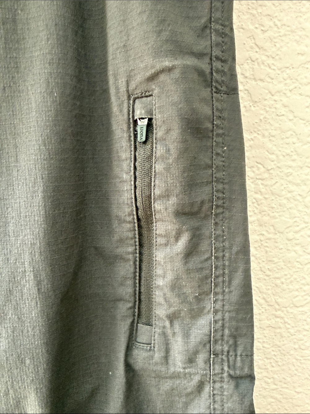 Vuori Ripstop Charcoal Gray Cotton Blend Climber Gorpcore Outdoor Pants Sz L - Picture 2 of 7